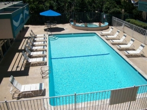 Sandpointe Apartment Homes Image 2