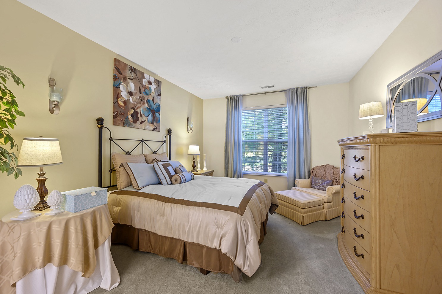 Bishops Gate Image 13