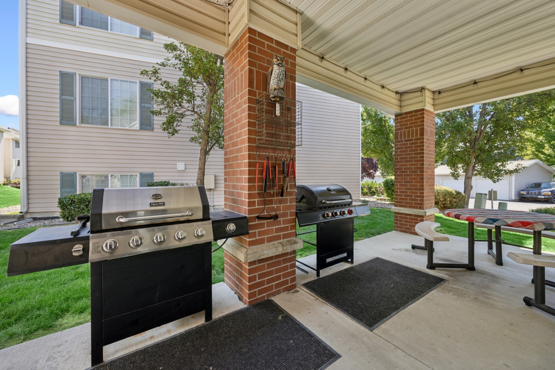 Lion's Gate Apartments in Walla Walla, Washington Community BBQ Area