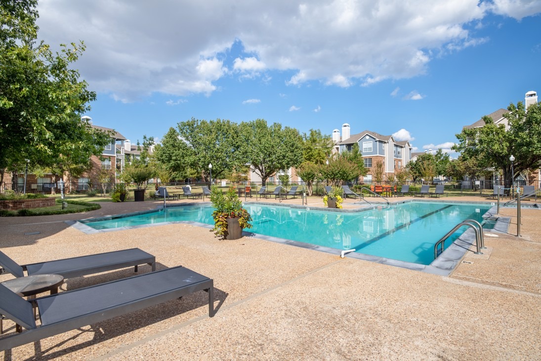 Montclair Parc Apartments Image 1