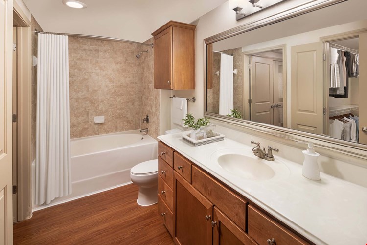 Camden Amber Oaks Image 9