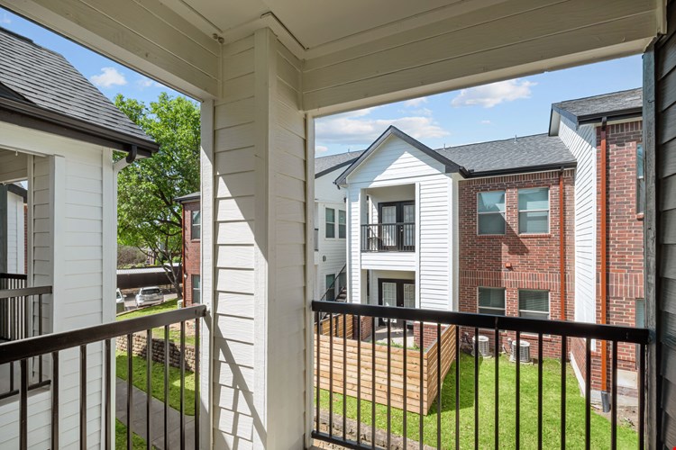 Larkin Apartment Homes Image 53