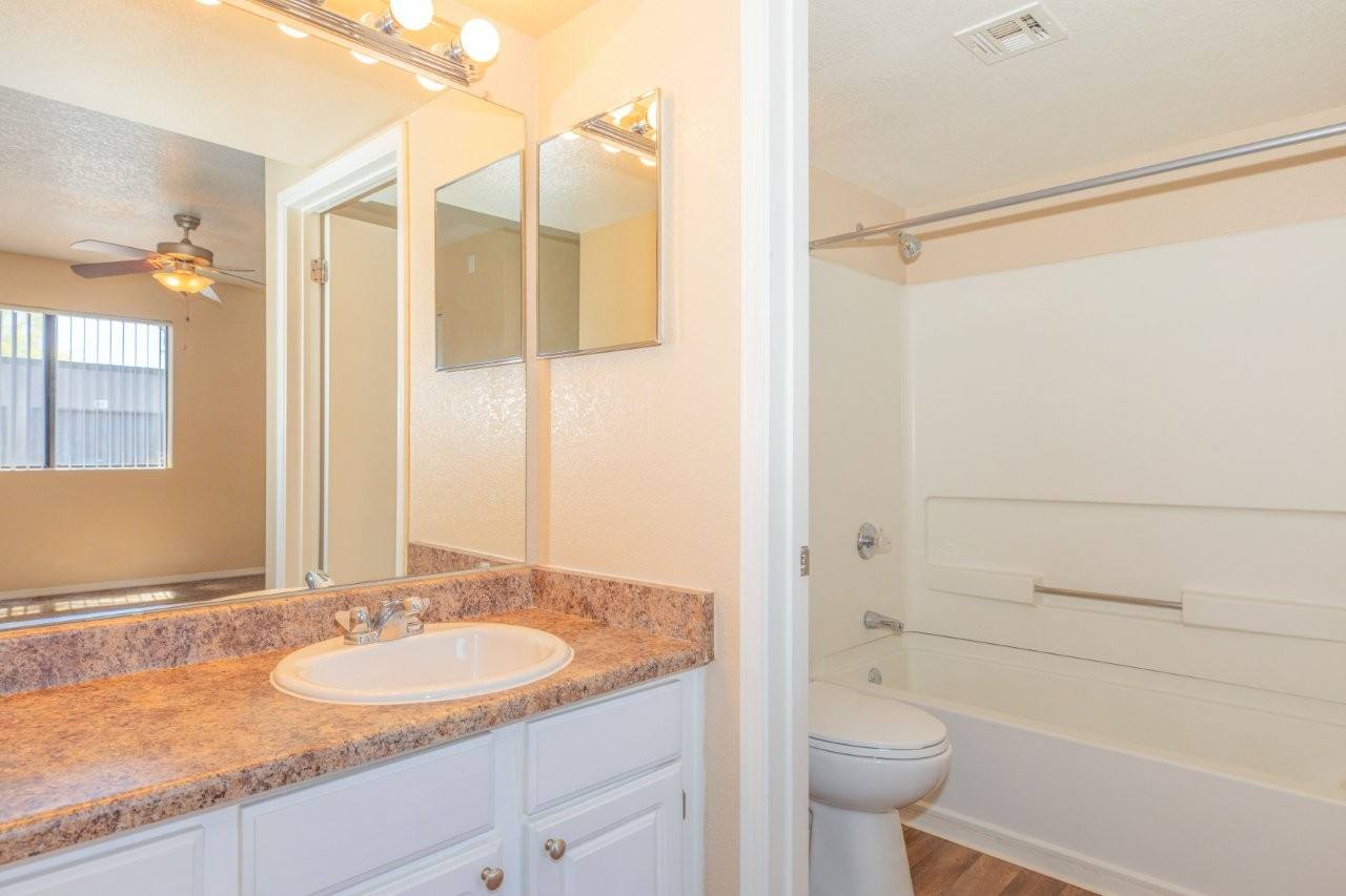 Peak at Oro Valley Image 36