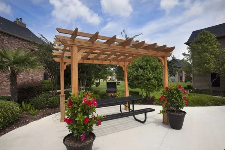 Nelson Pointe Apartment Homes Image 2