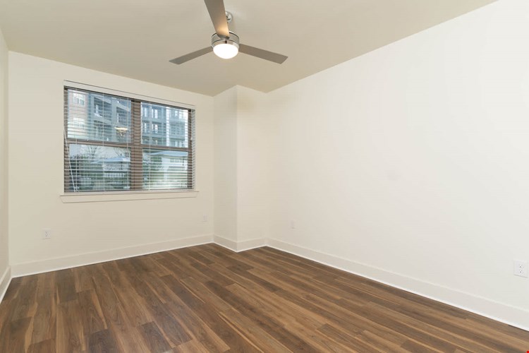 Olivian at the Realm Image 3