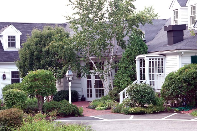 North Andover Country Club is nearby