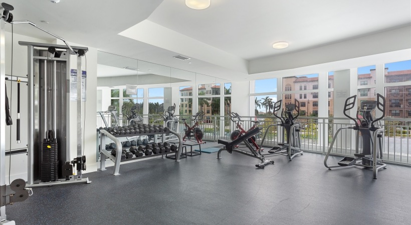 Club at Crystal Lake  Image 4