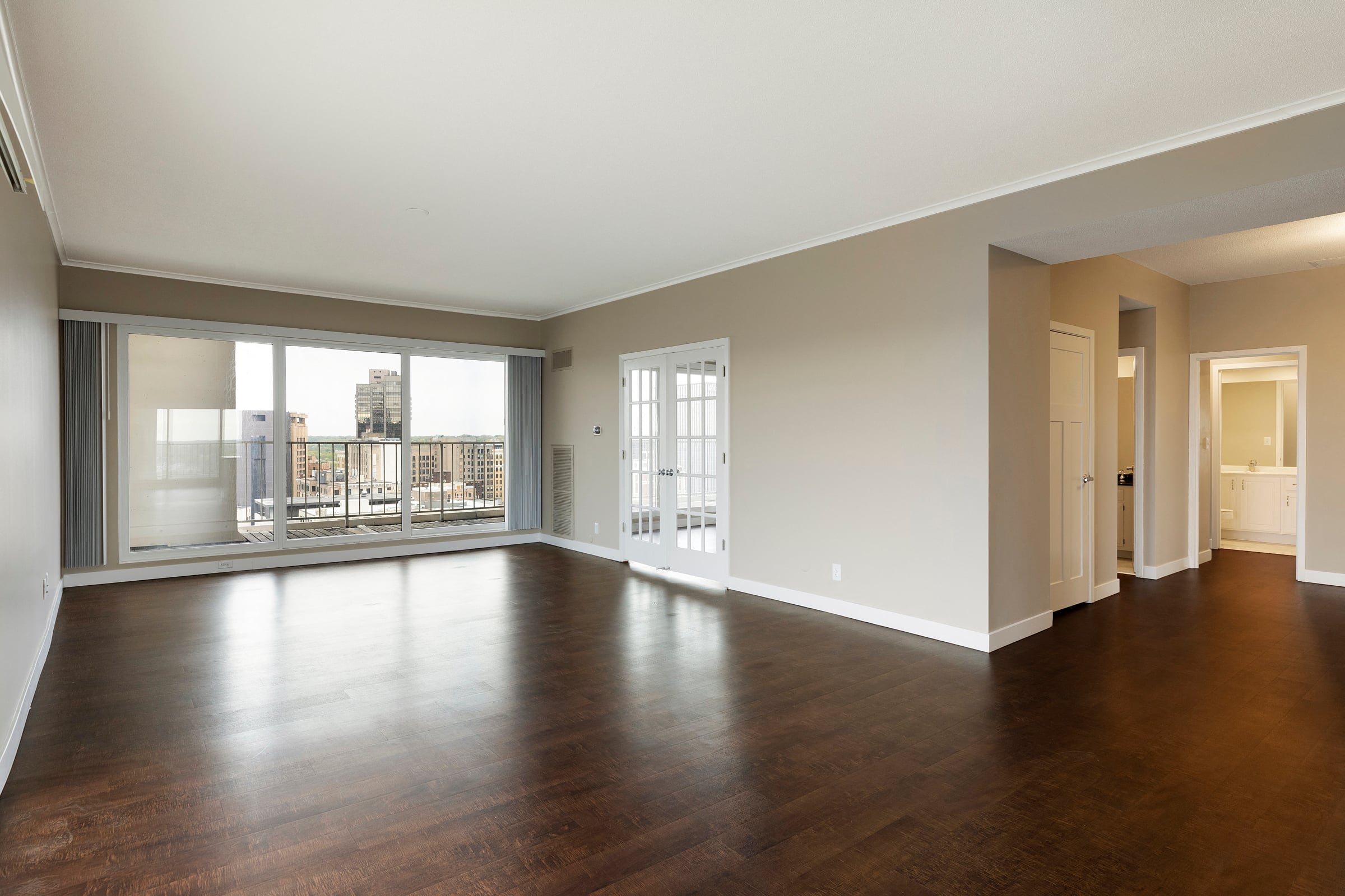Kellogg Square Image 13