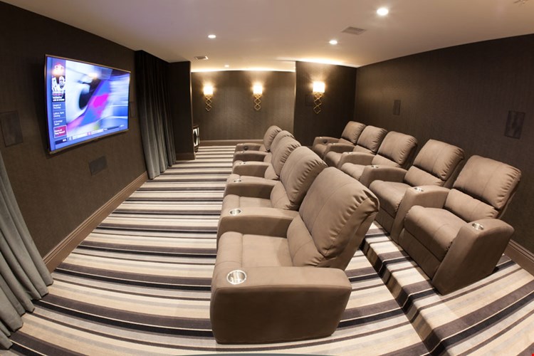 The Royal Worthington Image 6