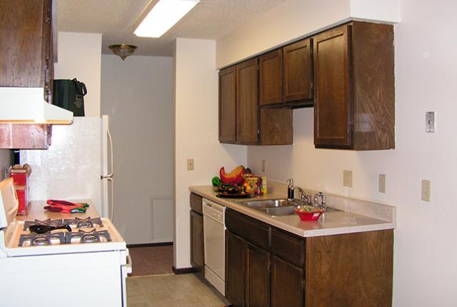 Edina Park Apartments Image 6