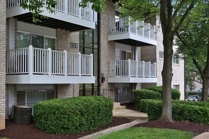 Fox Hills North Image 3