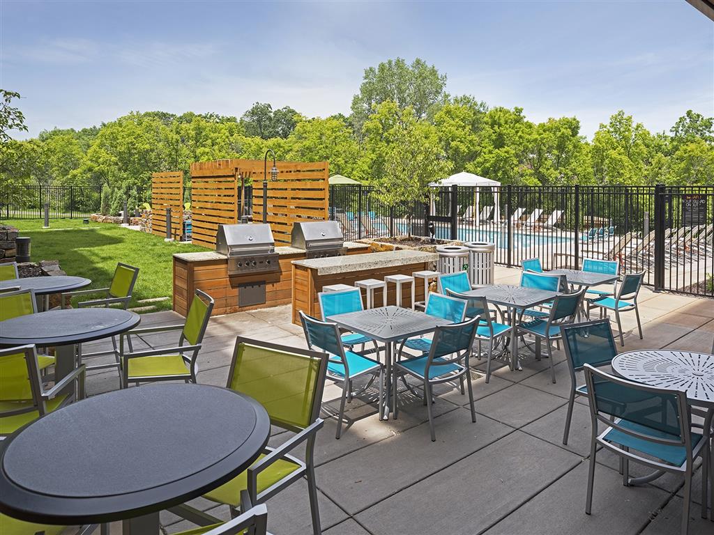 Be @ Axon Green Image 27