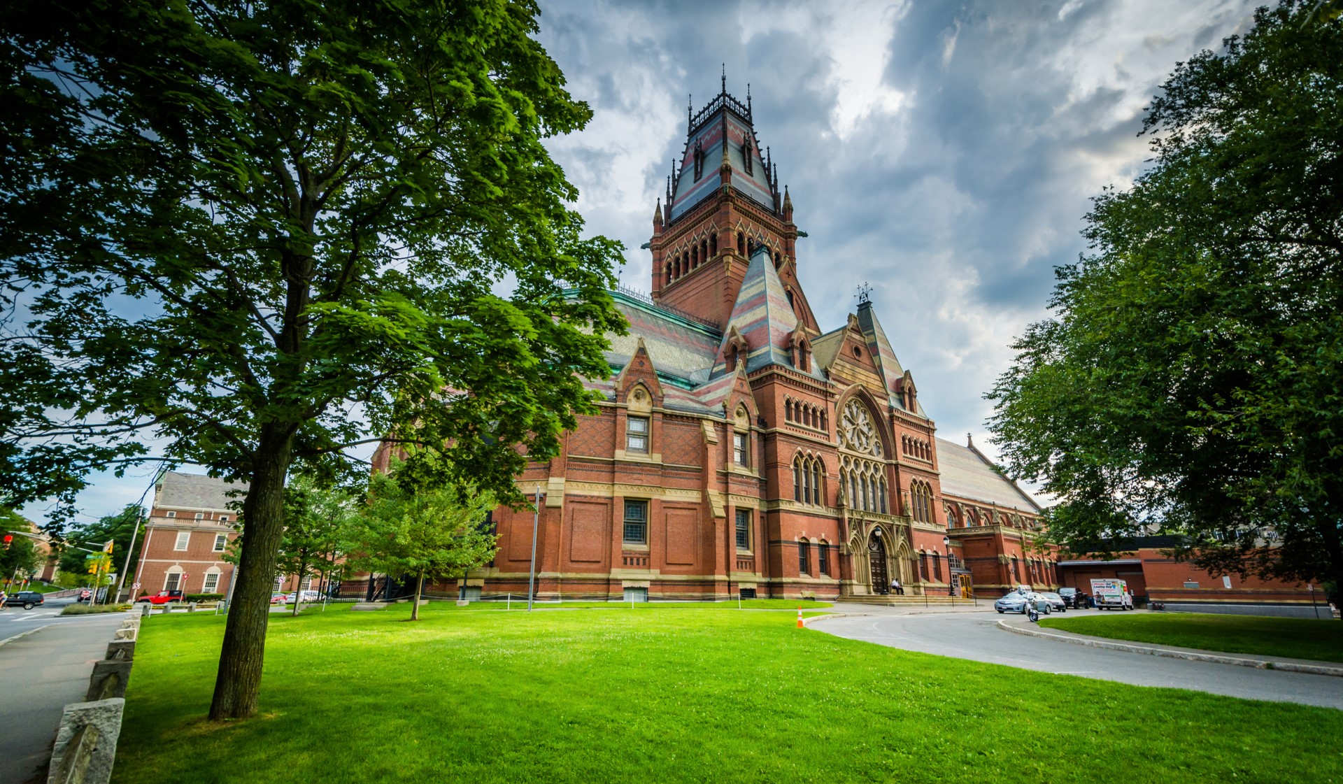 Get to campus in no time - Harvard is just an 8-minute drive away