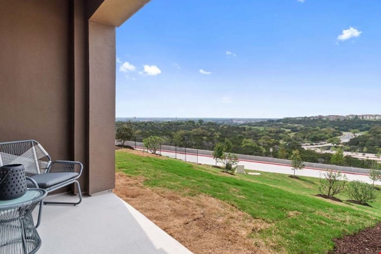 Reveal Skyline Image 24