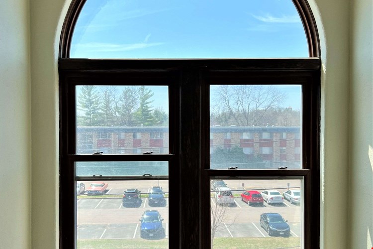 Town & Country Apts Image 3