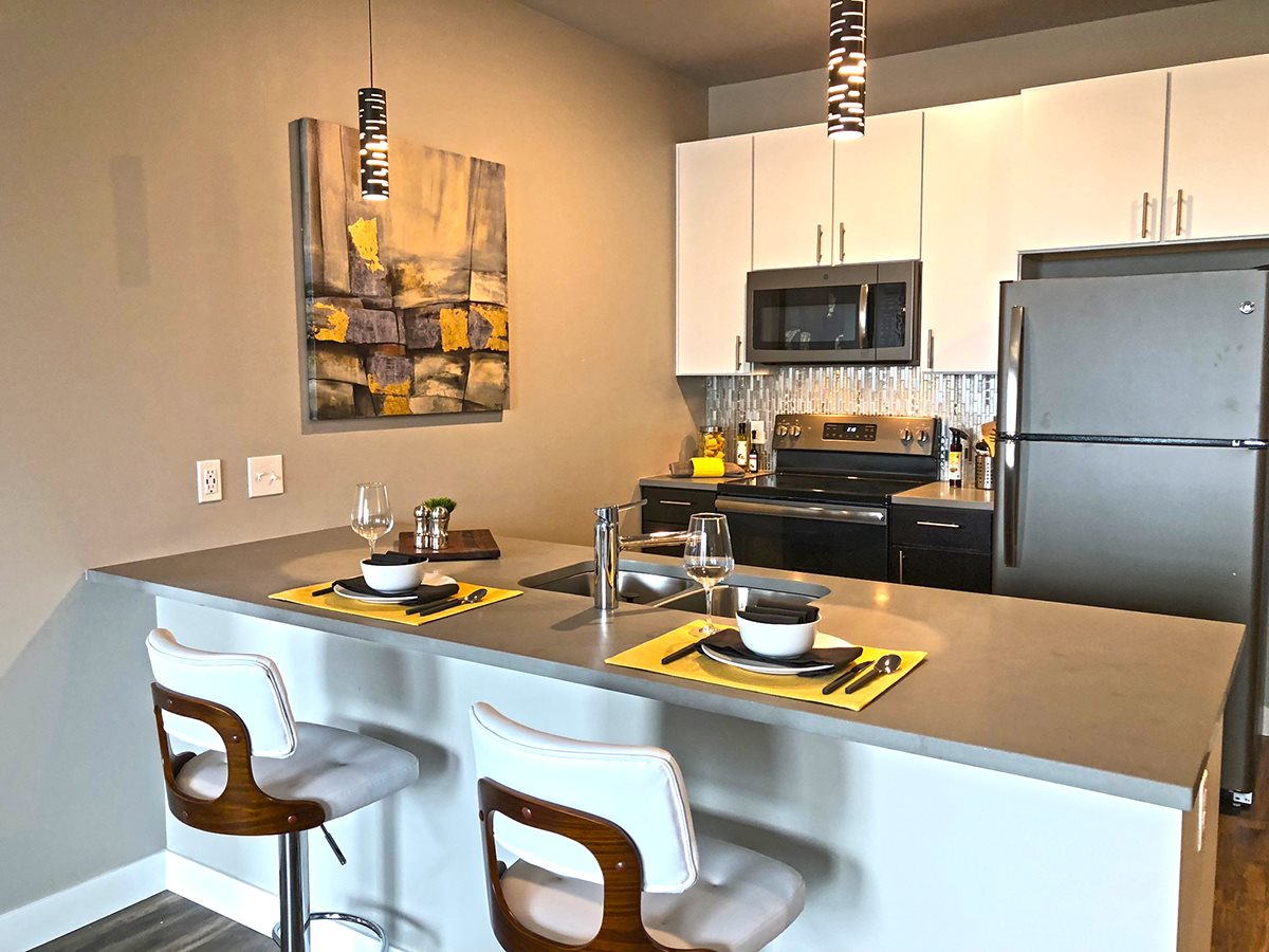 1400 Russell Apartments Image 17