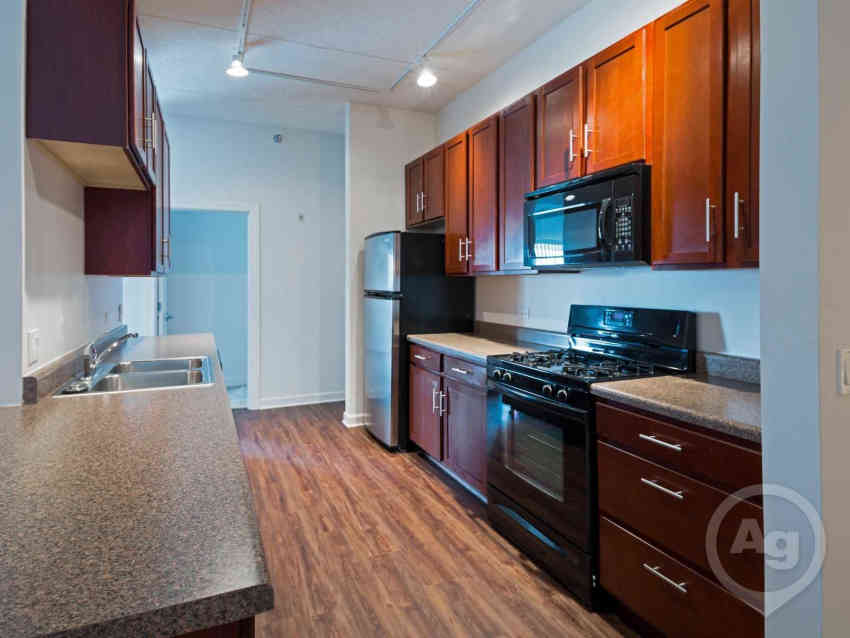 301 Riverwalk Place Image 6