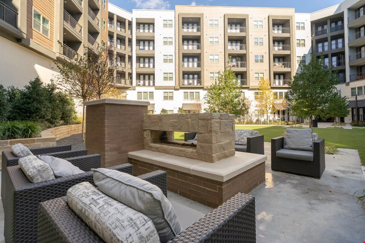 Olivian at the Realm Image 70