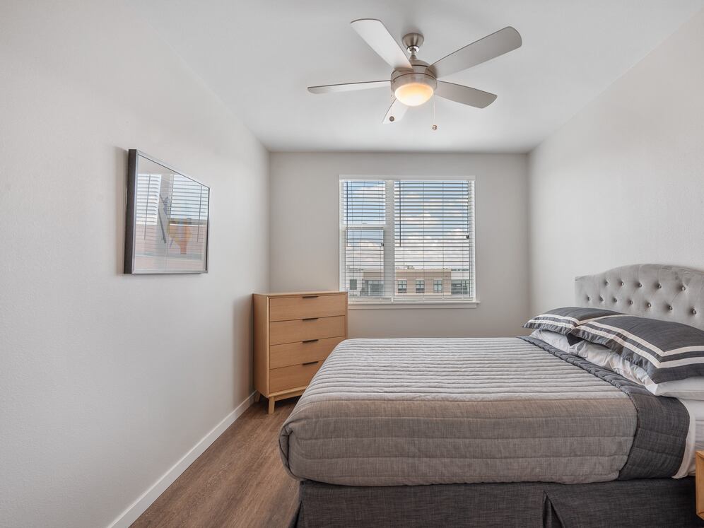 Finish Scheme II bedroom with hard surface flooring