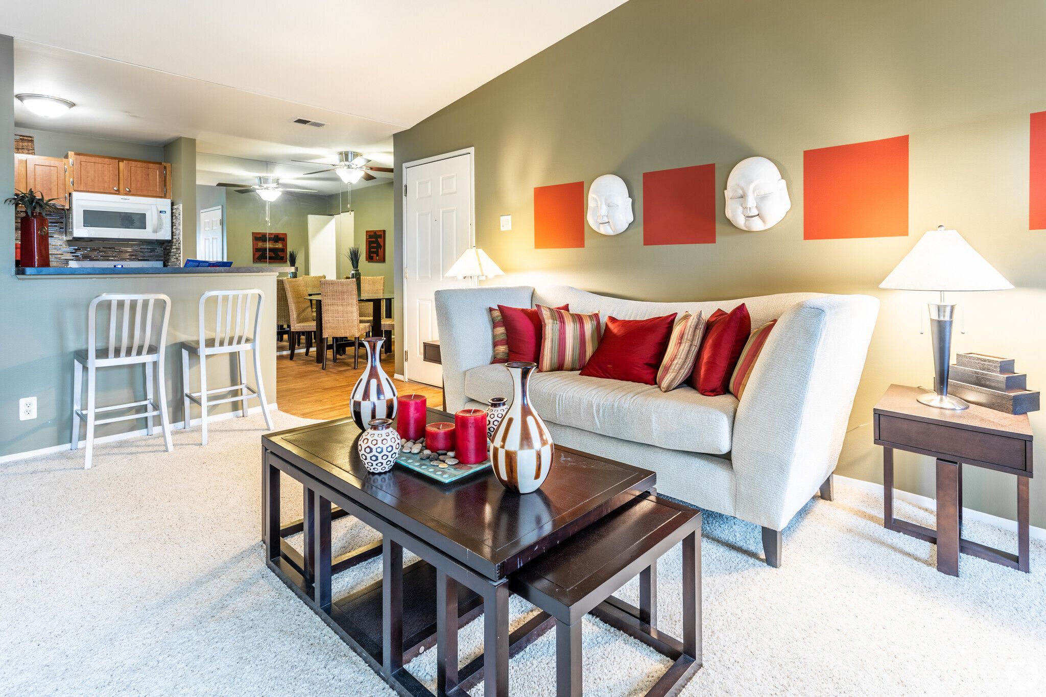 2 BR, 2 BA - 1050 SF