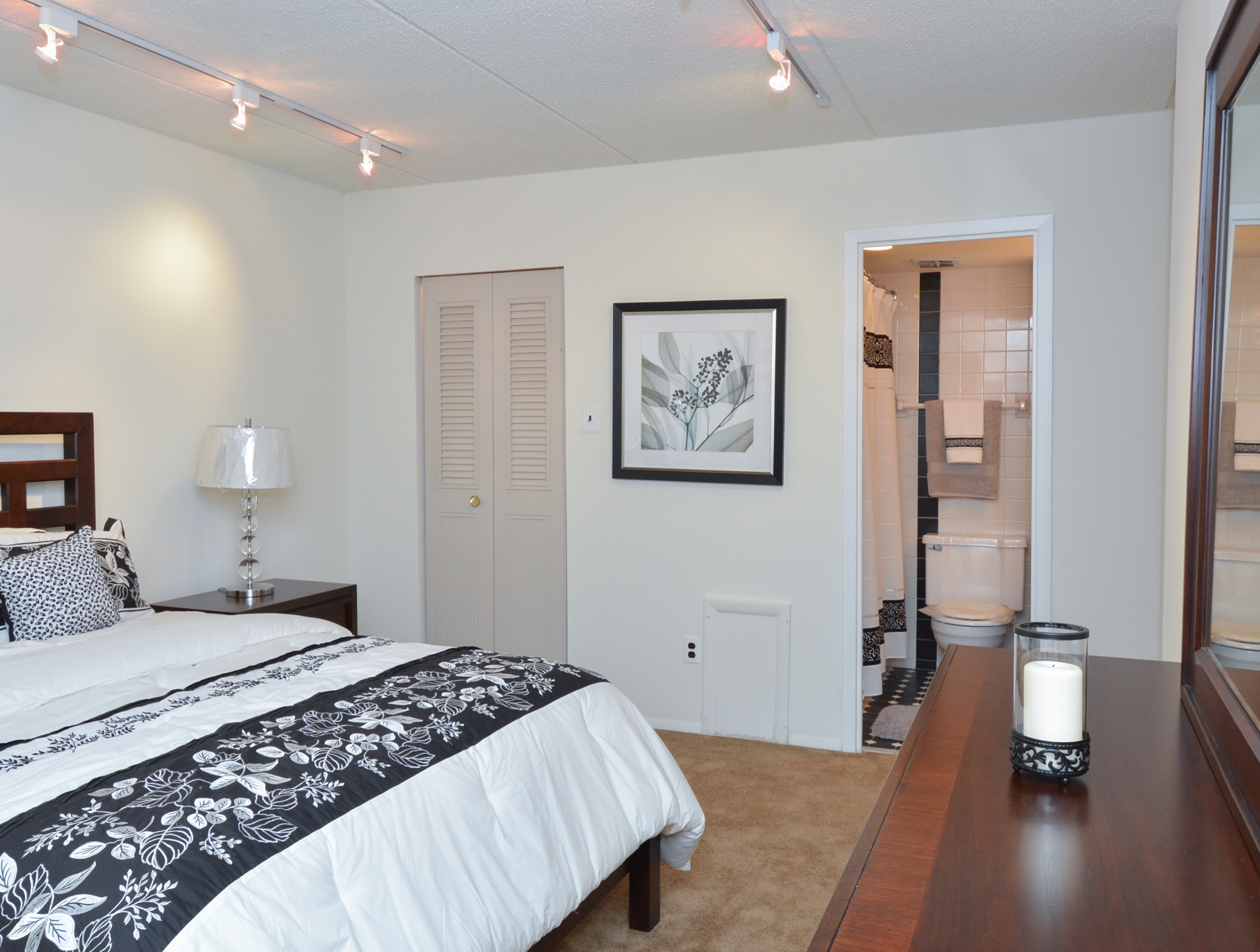 Lansdowne Towers Sample Bedroom