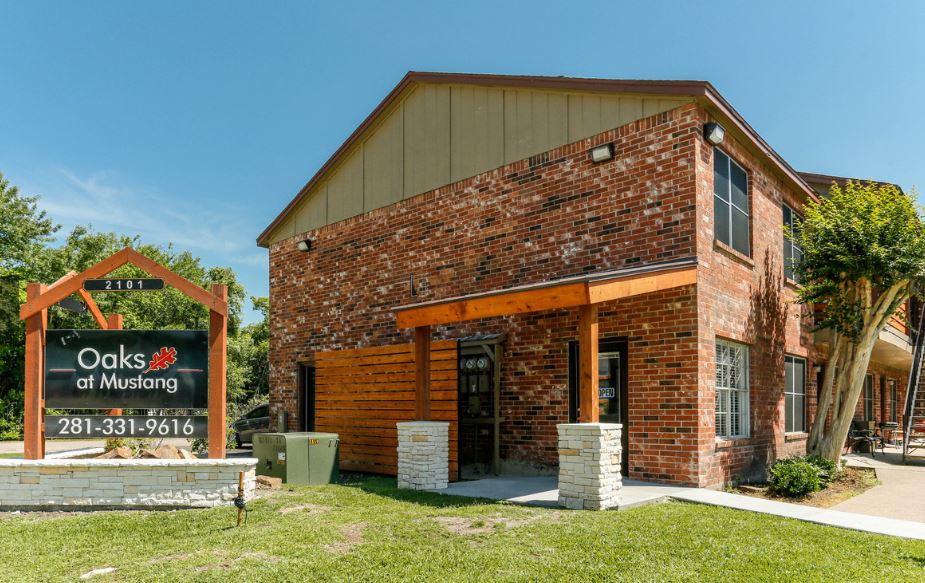 Oaks at Mustang Image 11