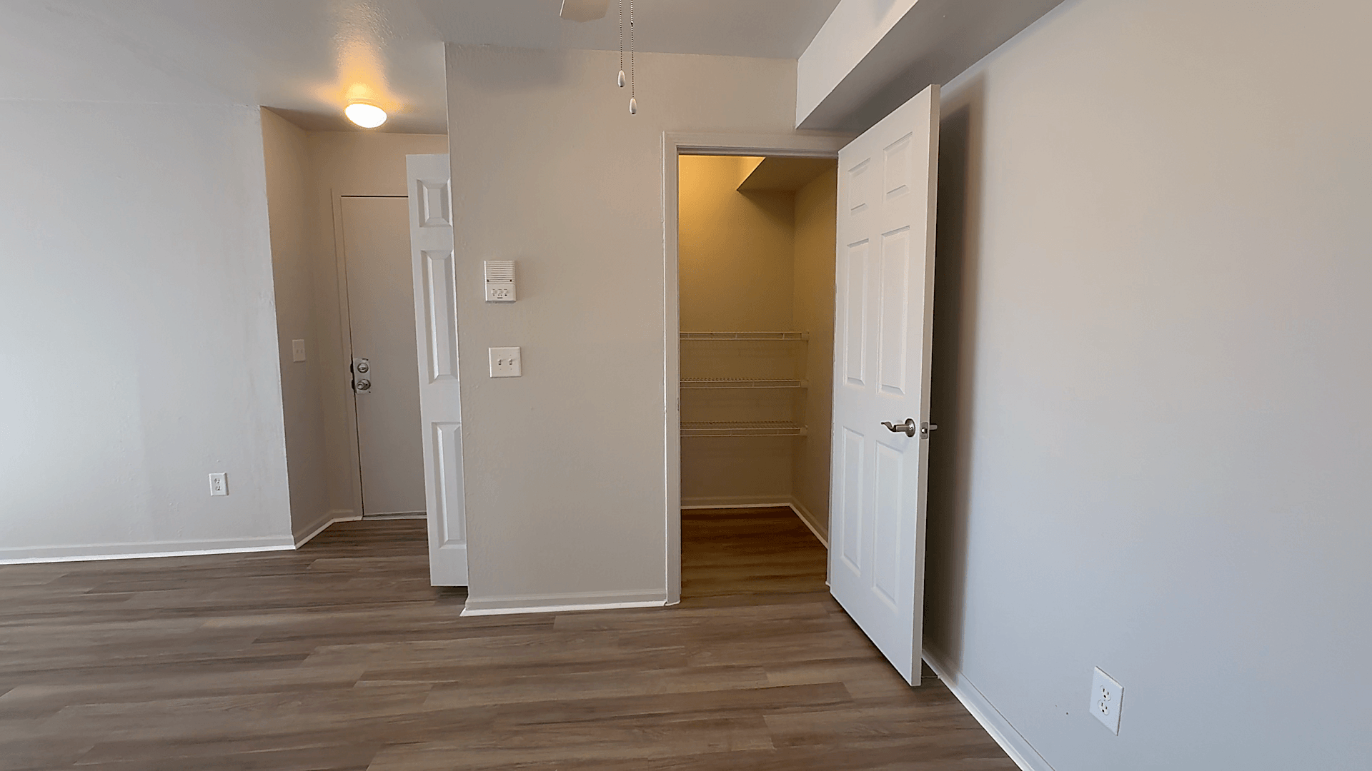 Three Oaks Apartments Image 40
