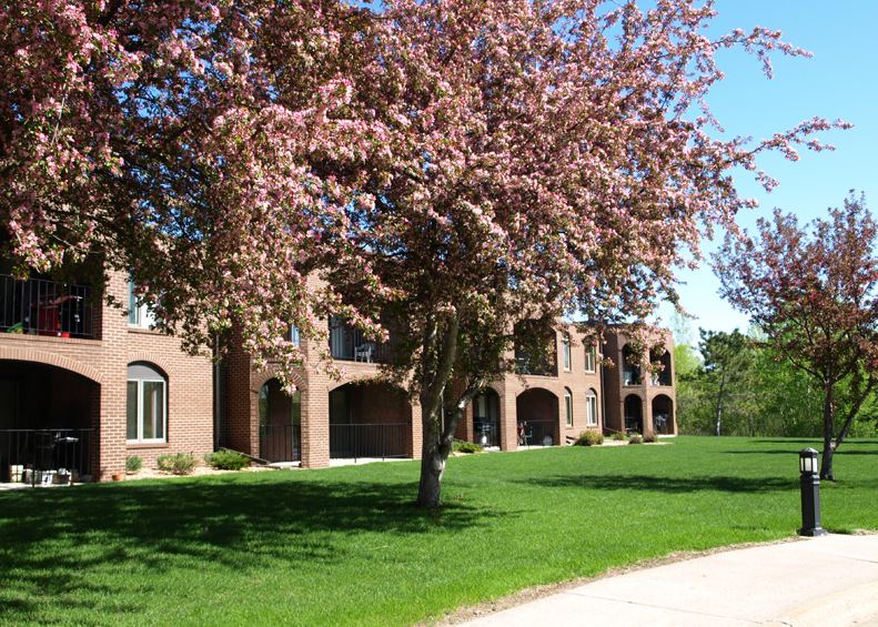 Parkshore Apartments Image 3