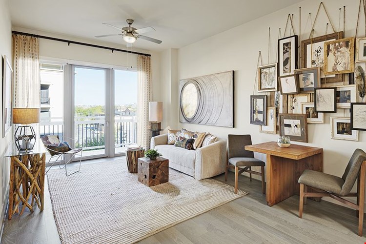 Camden McGowen Station Image 3