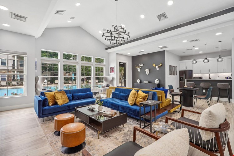 Lincoln at Fair Oaks Image 26