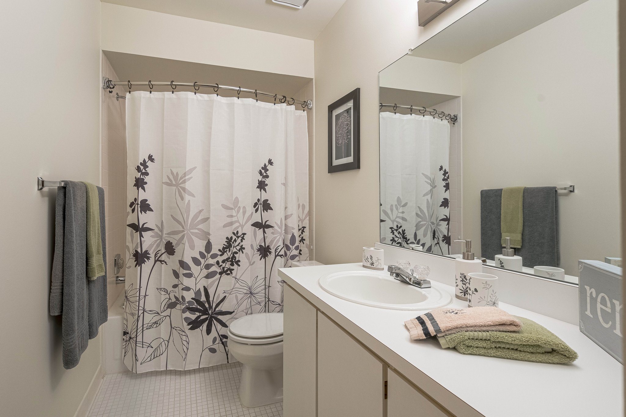 Eastwood Village Two Bedroom Model Bathroom