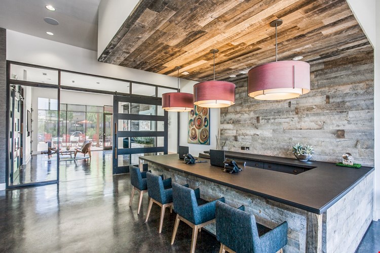 Yorktown Luxury Apartments Image 7