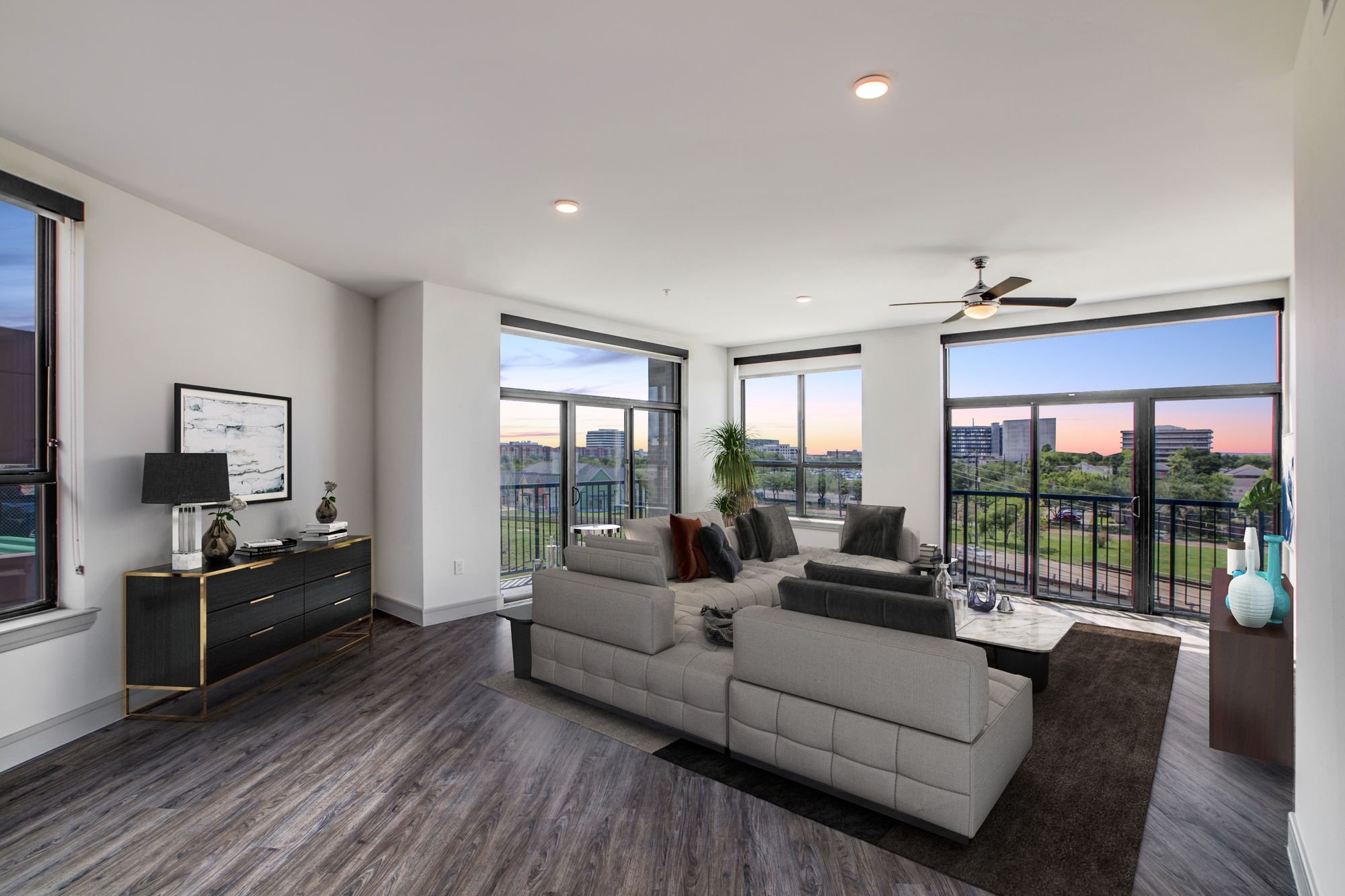 South Main Building Image 17