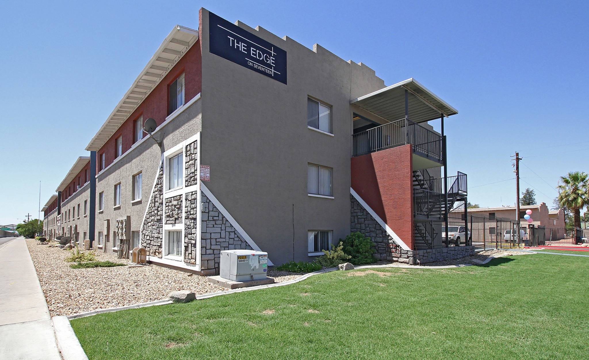 The Edge on Seventeen Image 2