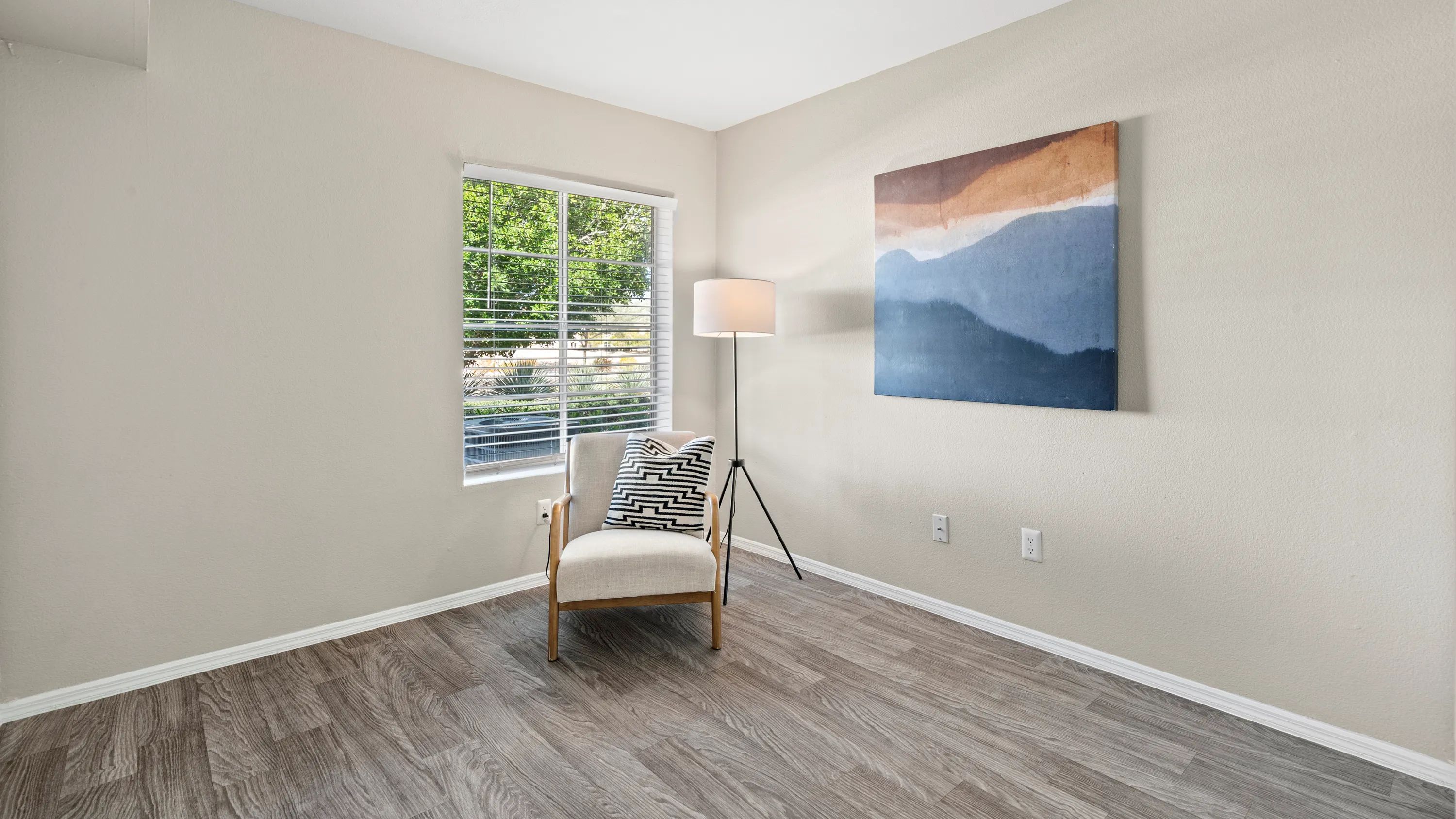 Partake in bedrooms flooded with Arizona sunlight feeling comforting and divine at the same time. 