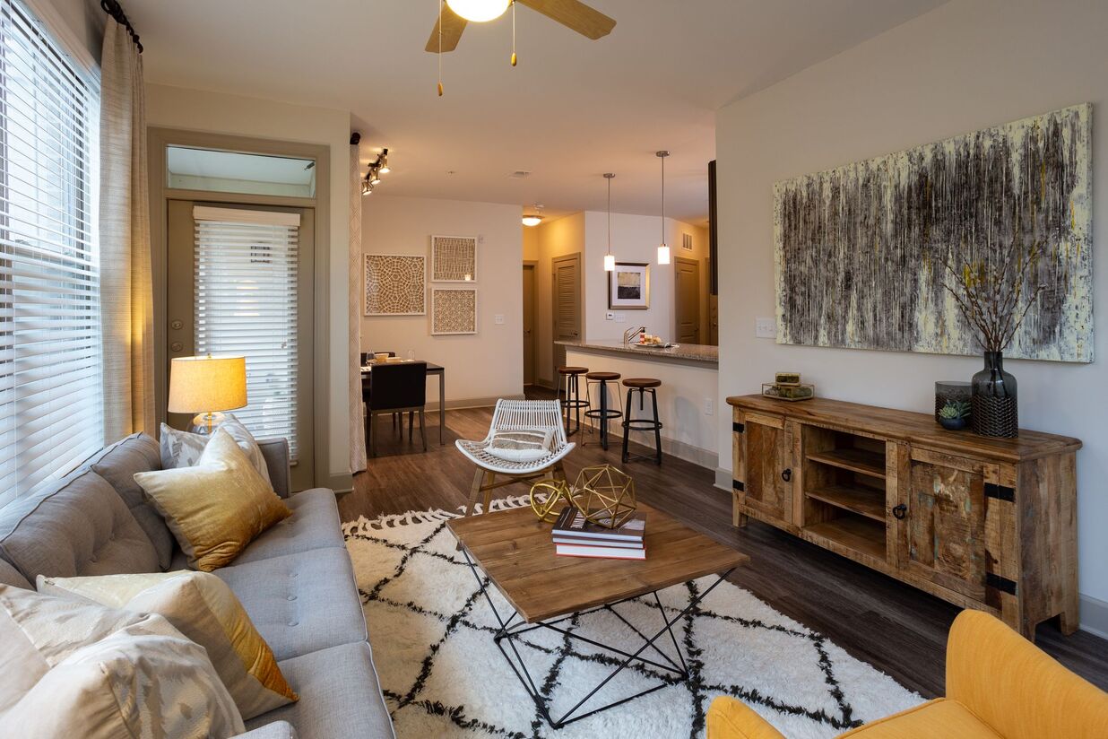 One Metrocenter Image 22