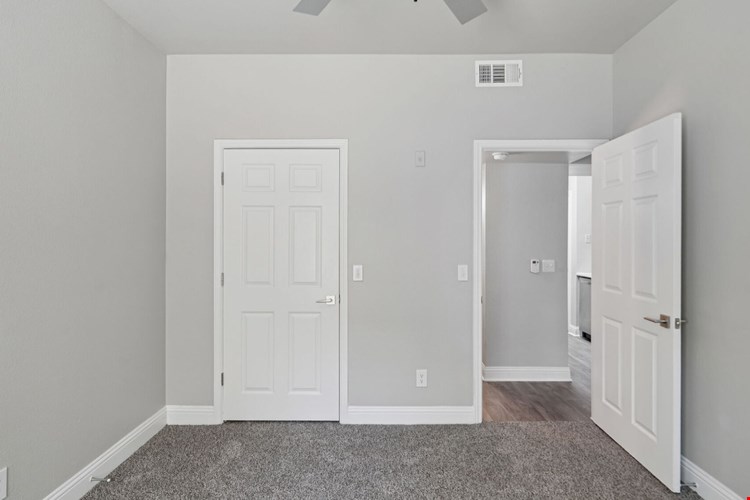 Larkin Apartment Homes Image 108