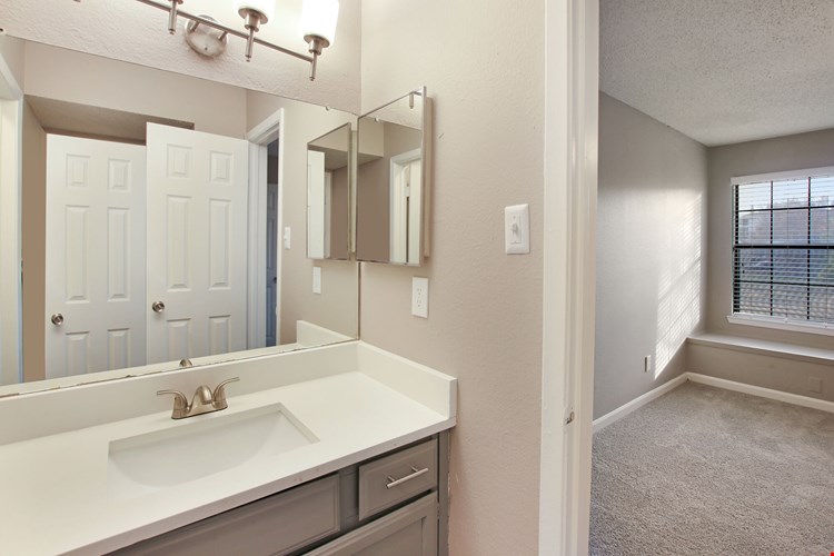 Fiona Apartment Homes Image 6