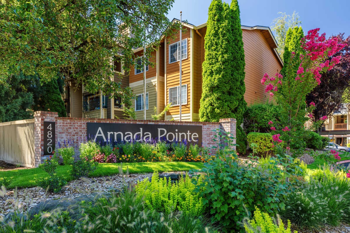 Arnada Pointe Apartment Homes Image 2