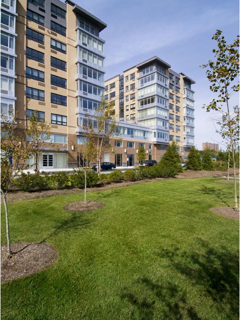 Rivers Edge at Port Imperial Image 3