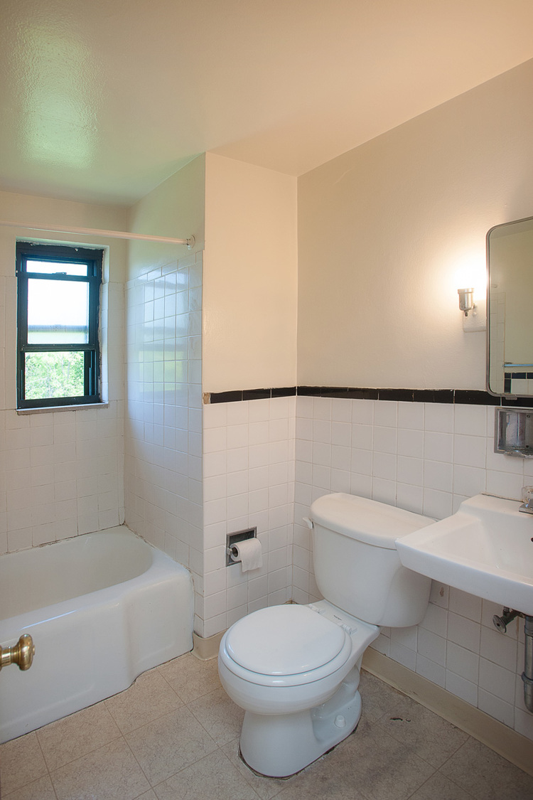 Hoodridge Court Apartments and Townhomes Image 5
