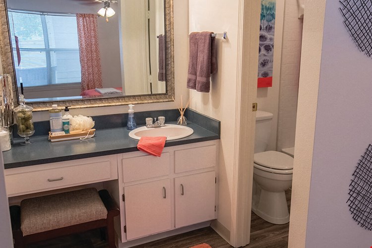 Saw Mill Village Apartments Image 18