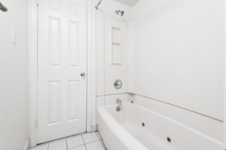 526 Spruce Street Image 8