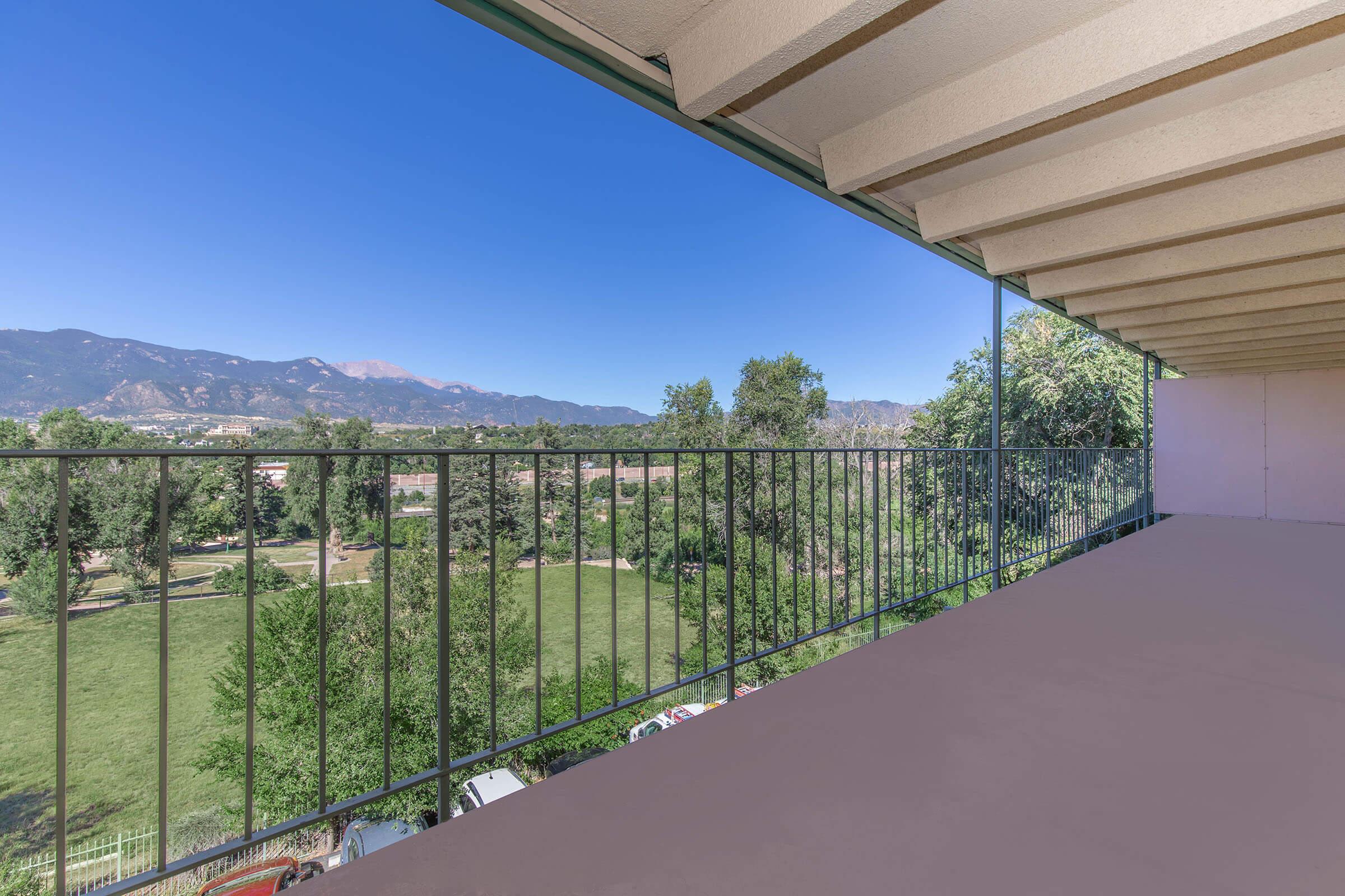 Boulder Crescent Image 64