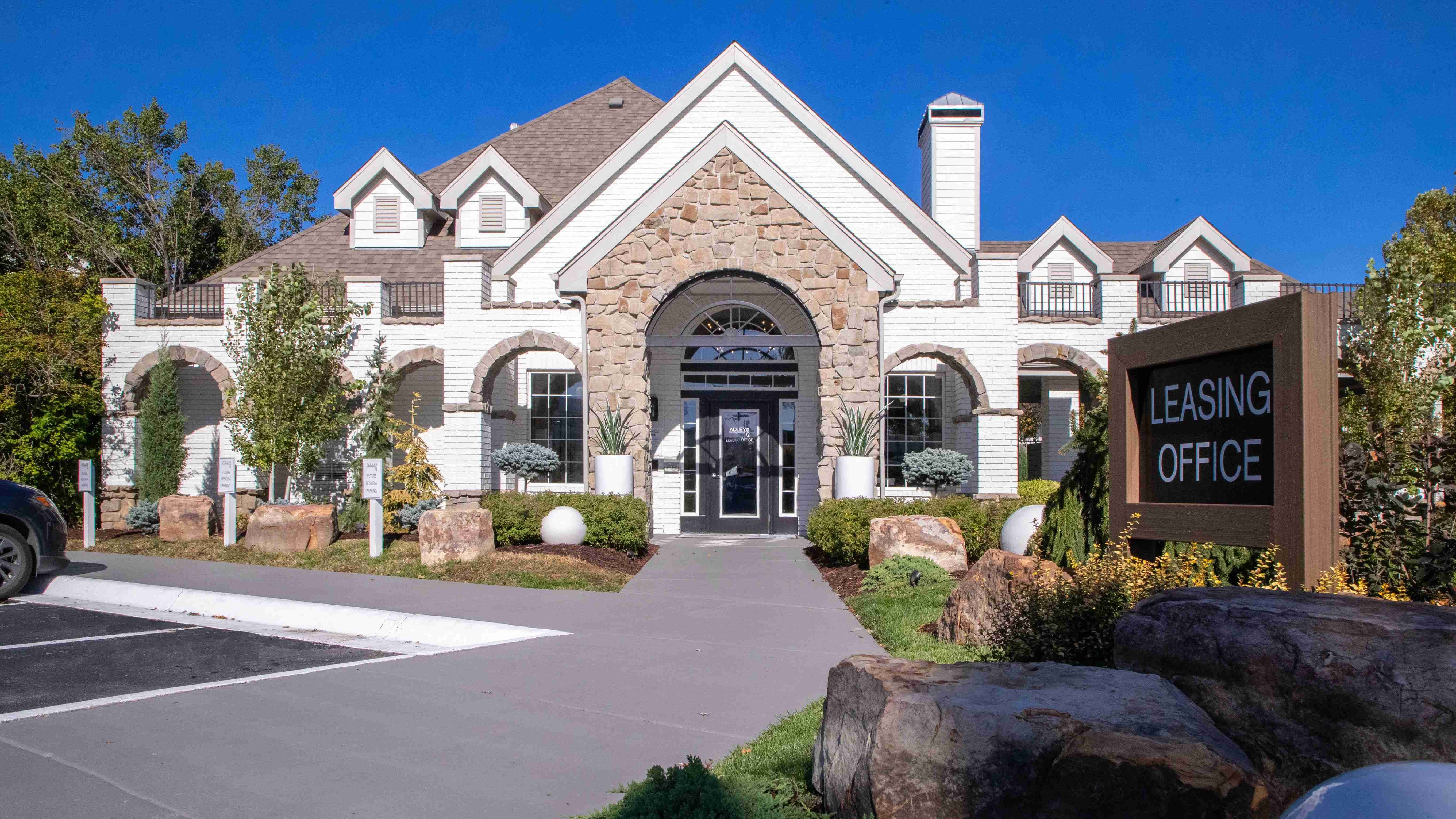 The leasing center exterior itself is a masterpiece of design with pristine white tones, an accent stone entrance, and intriguing architectural character. Here at Adley, you’ll find every detail is a work of art.