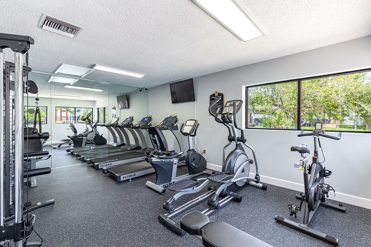 Palms at Sand Lake Image 3