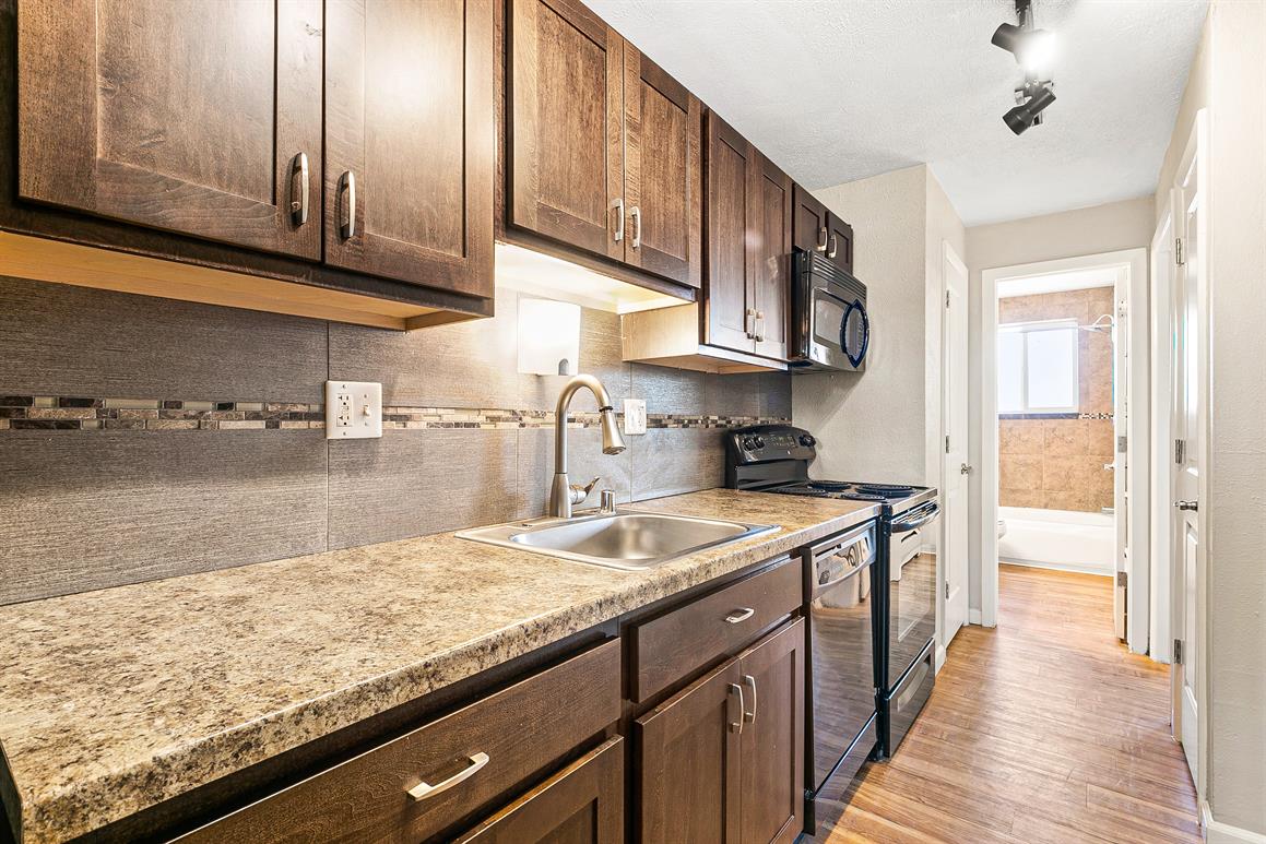 Courtyard at Cherry Creek Image 3