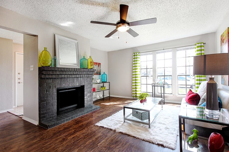 Rio at 1604 Image 13