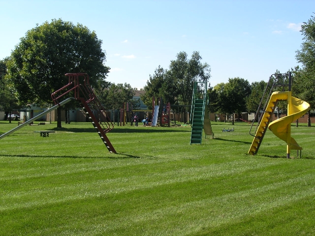 Golfview Village Image 2