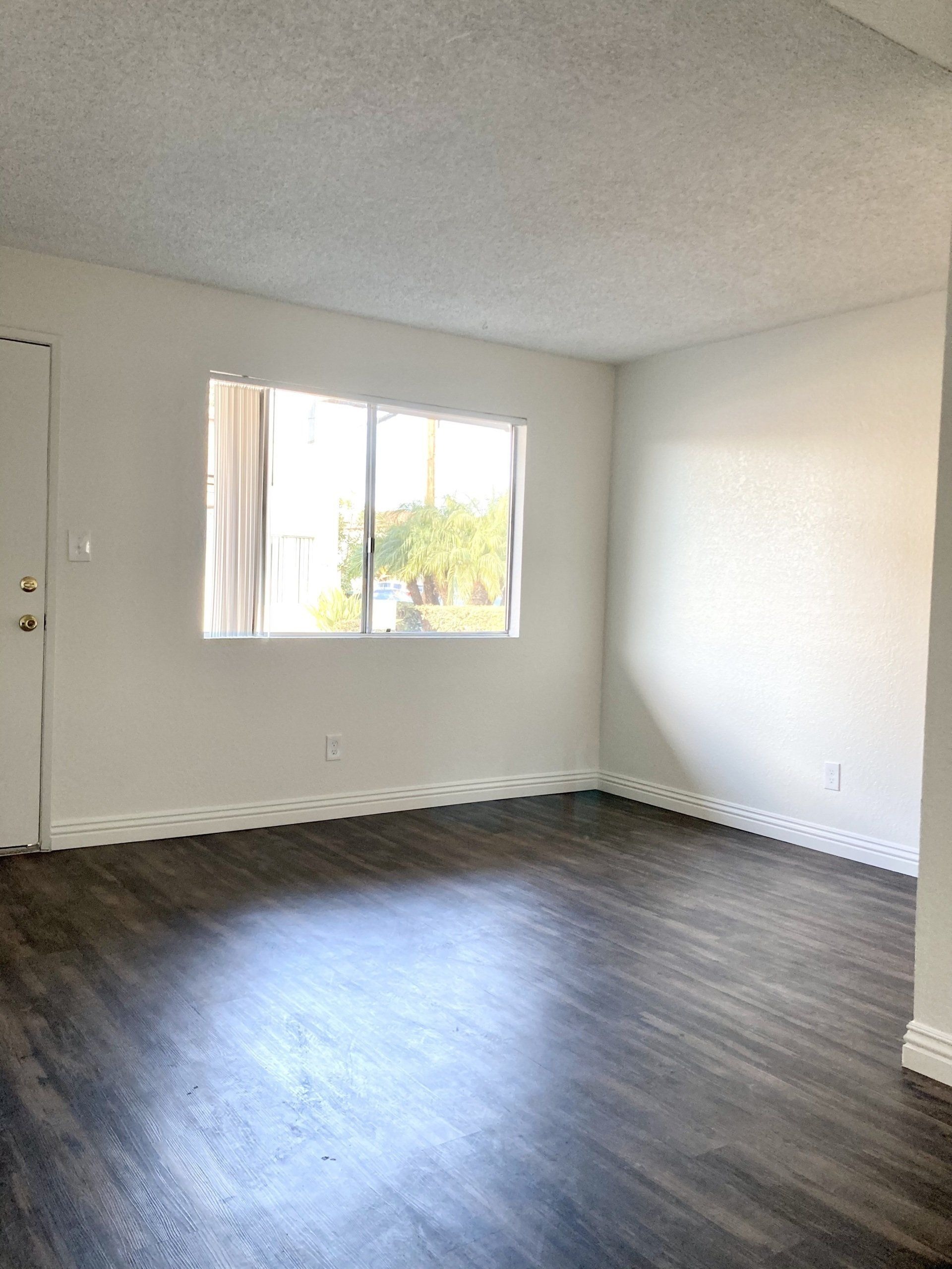 Hemlock Apartments Image 2